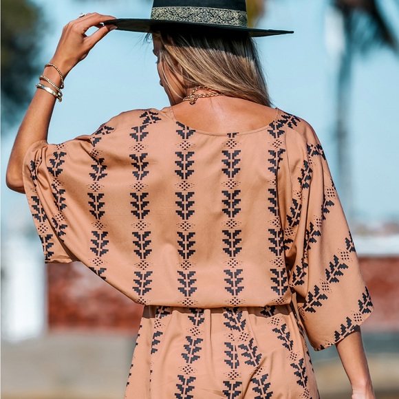 CLOSET CLEAROUT!!! Cupshe Clarinda Belted Geo Print Romper - Picture 2 of 8